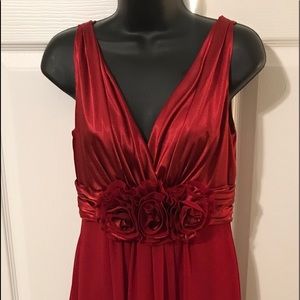 BILL LEVKOFF BRIDESMAIDS 679 IN CRANBERRY SIZE 4